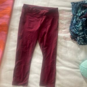 Lululemon Cropped Wunder Trains with Pockets. Size 8.
